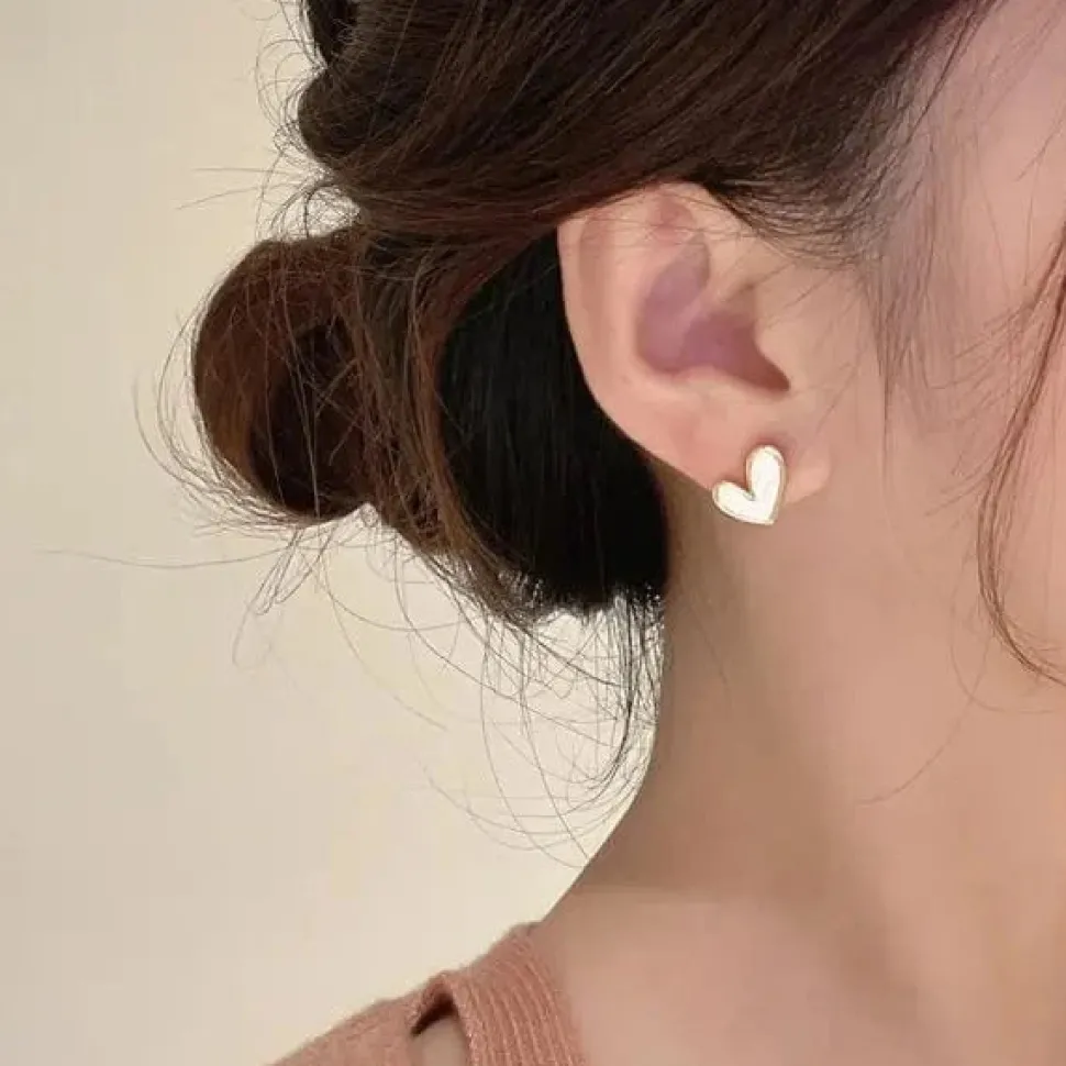 Boucles d’oreilles cœur blanc