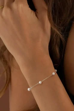 Bracelet en argent avec perles