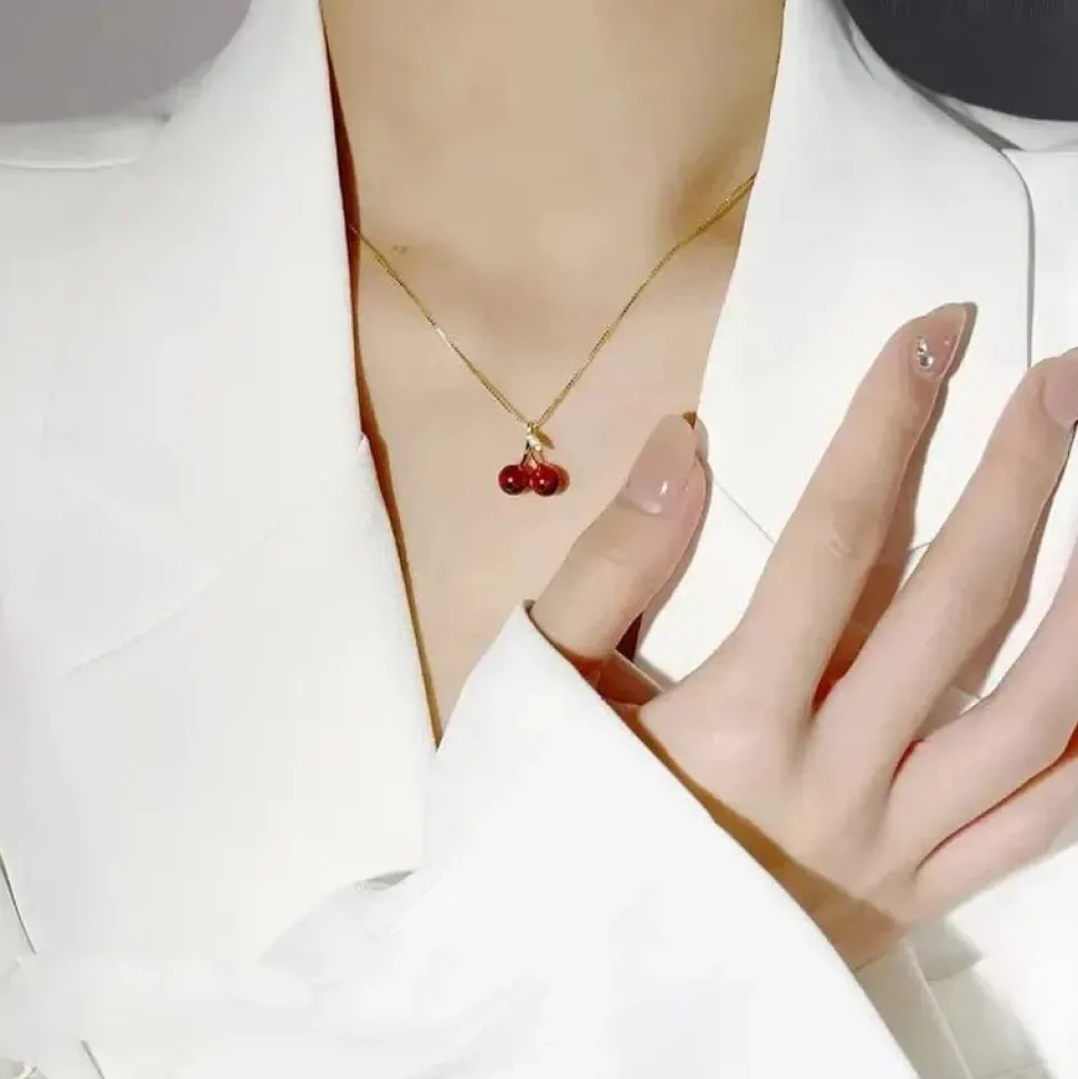 Collier cerise or