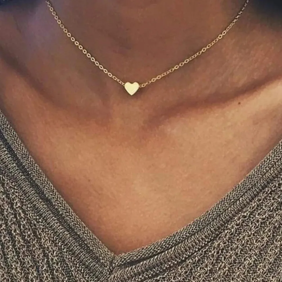 Collier cœur ras de cou