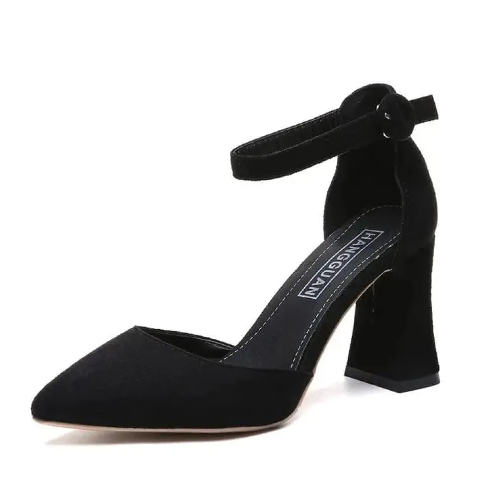 Escarpins noirs à talon carré