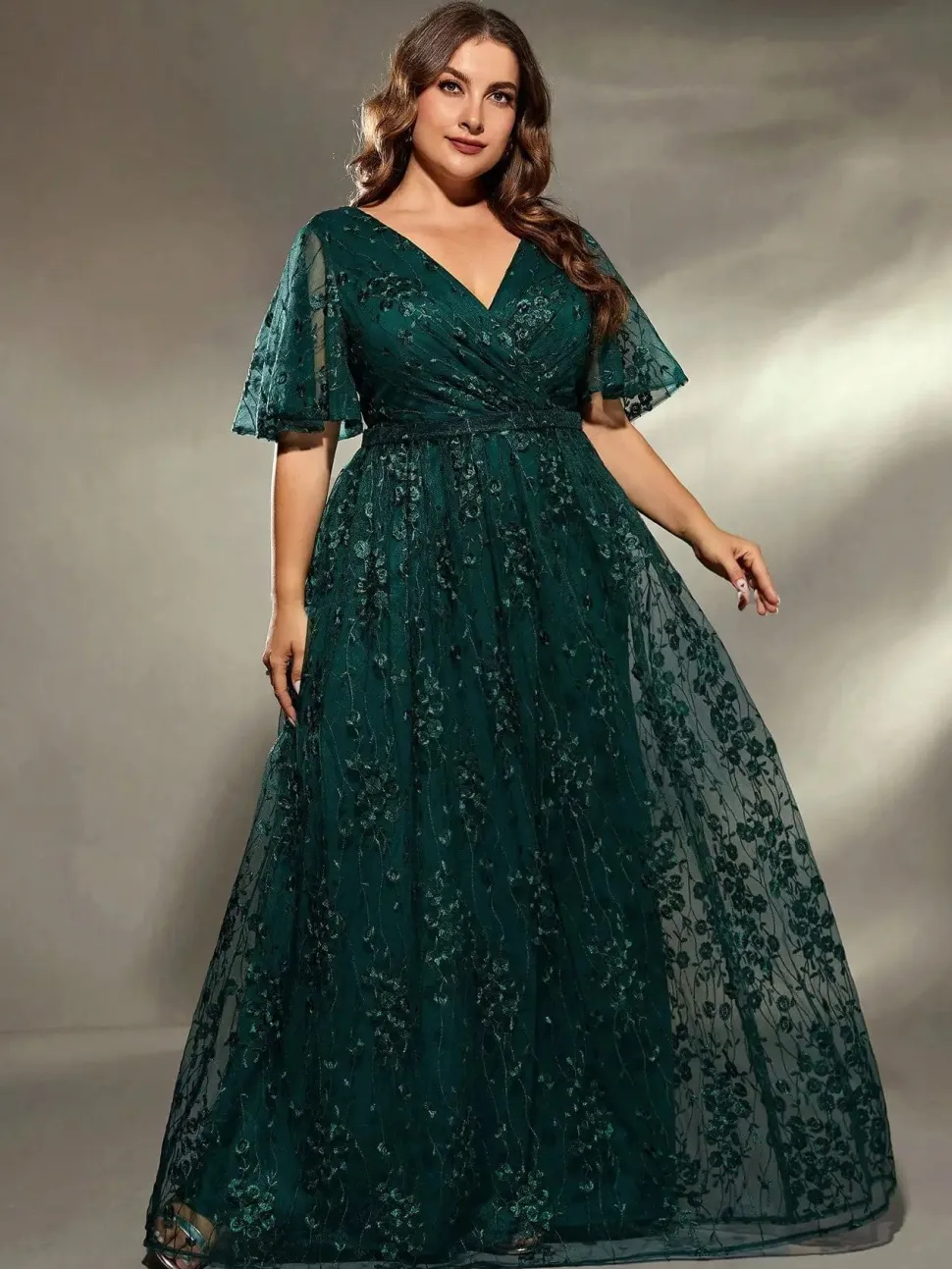 Robe amincissante verte pour mariage femme ronde