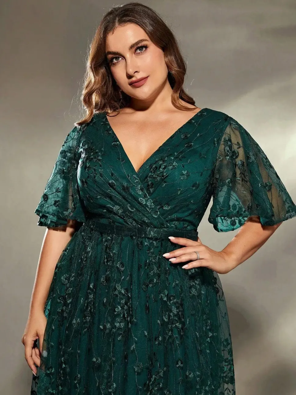 Robe amincissante verte pour mariage femme ronde