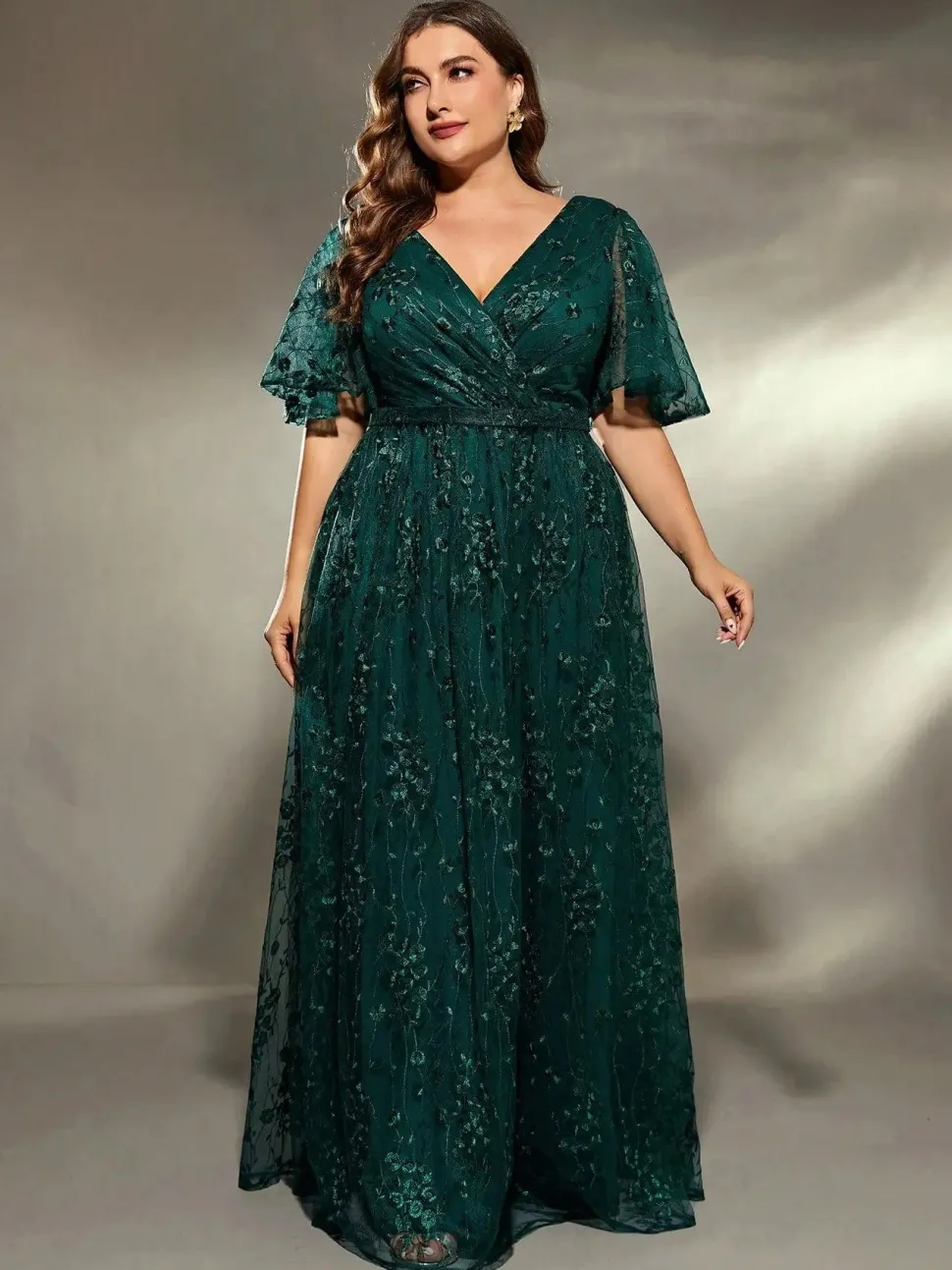 Robe amincissante verte pour mariage femme ronde