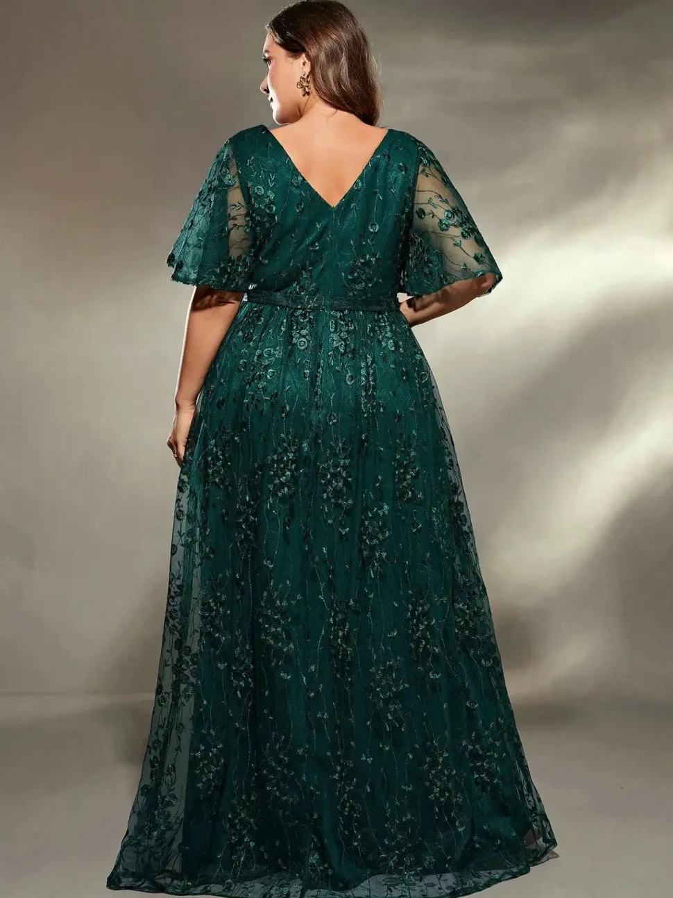 Robe amincissante verte pour mariage femme ronde