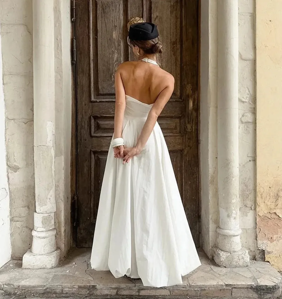 Robe asymétrique longue blanche sans manches