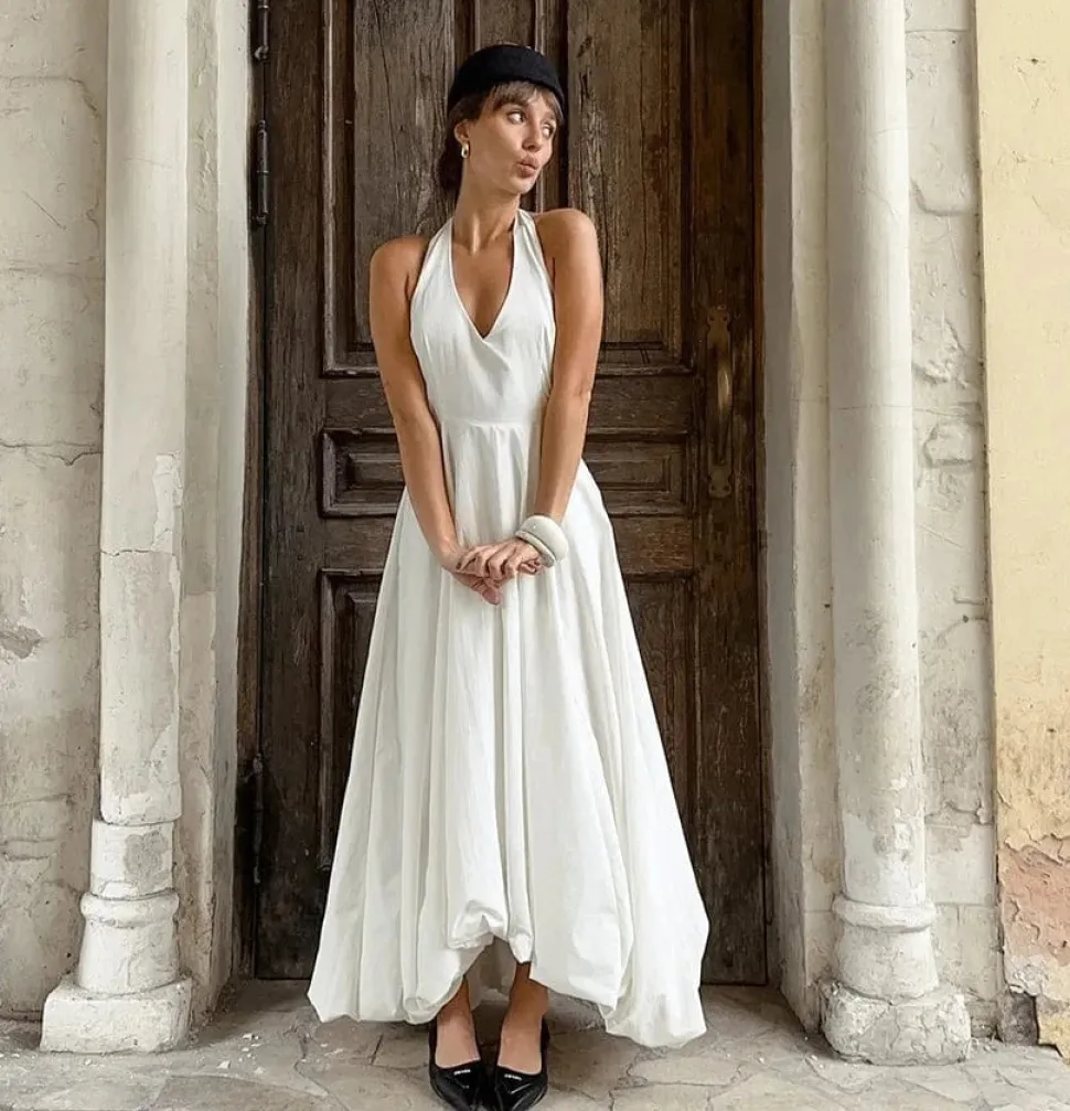 Robe asymétrique longue blanche sans manches