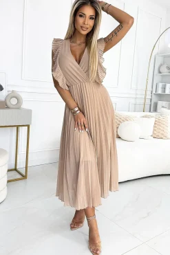 Robe beige chic longue plissée