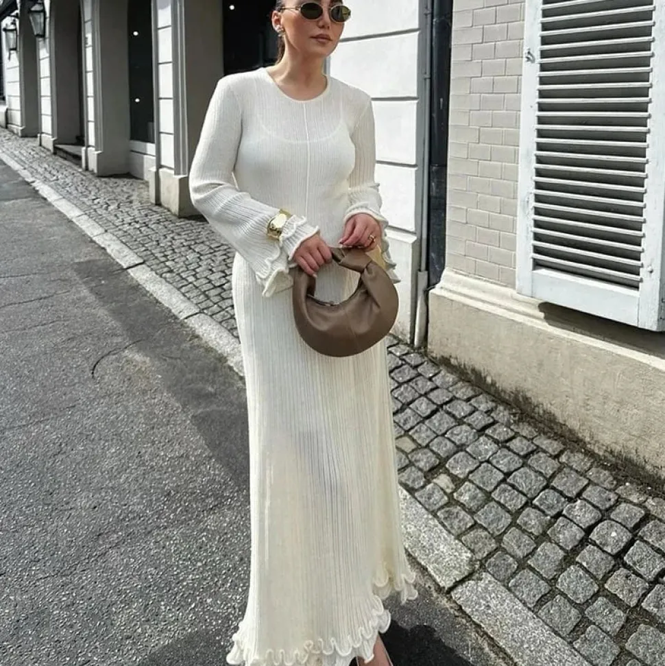 Robe blanche chic longue manches longues