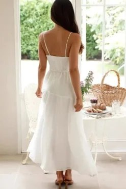 Robe blanche fluide bohème