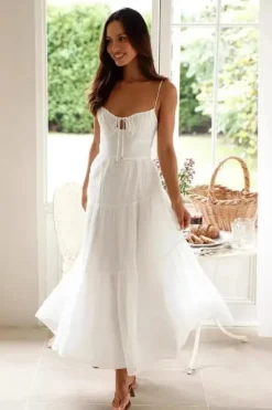 Robe blanche fluide bohème