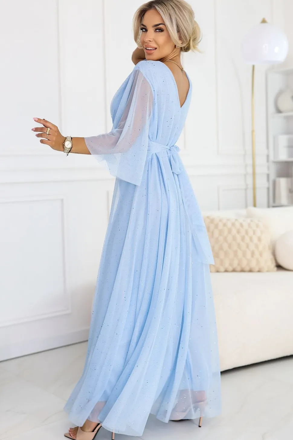 Robe bleue en tulle longue fluide