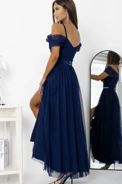 Robe bleue longue épaules dénudées