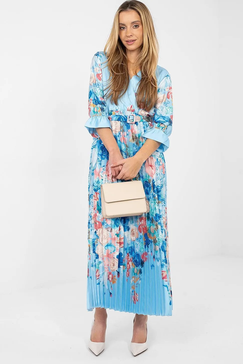 Robe bleue plissée longue motif fleuri
