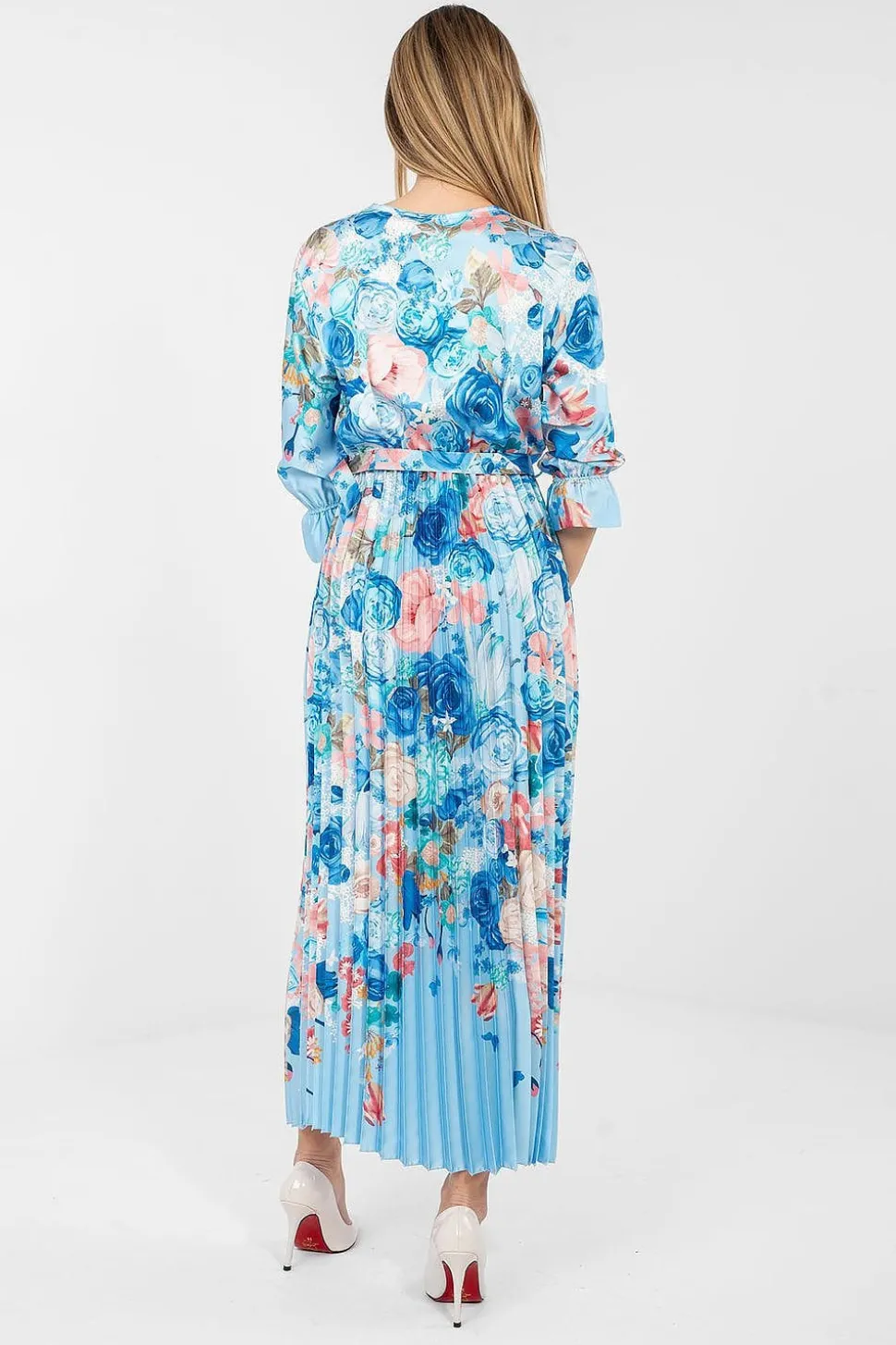Robe bleue plissée longue motif fleuri
