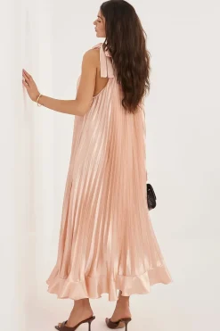 Robe bohème plissée fluide sans manches rose poudré