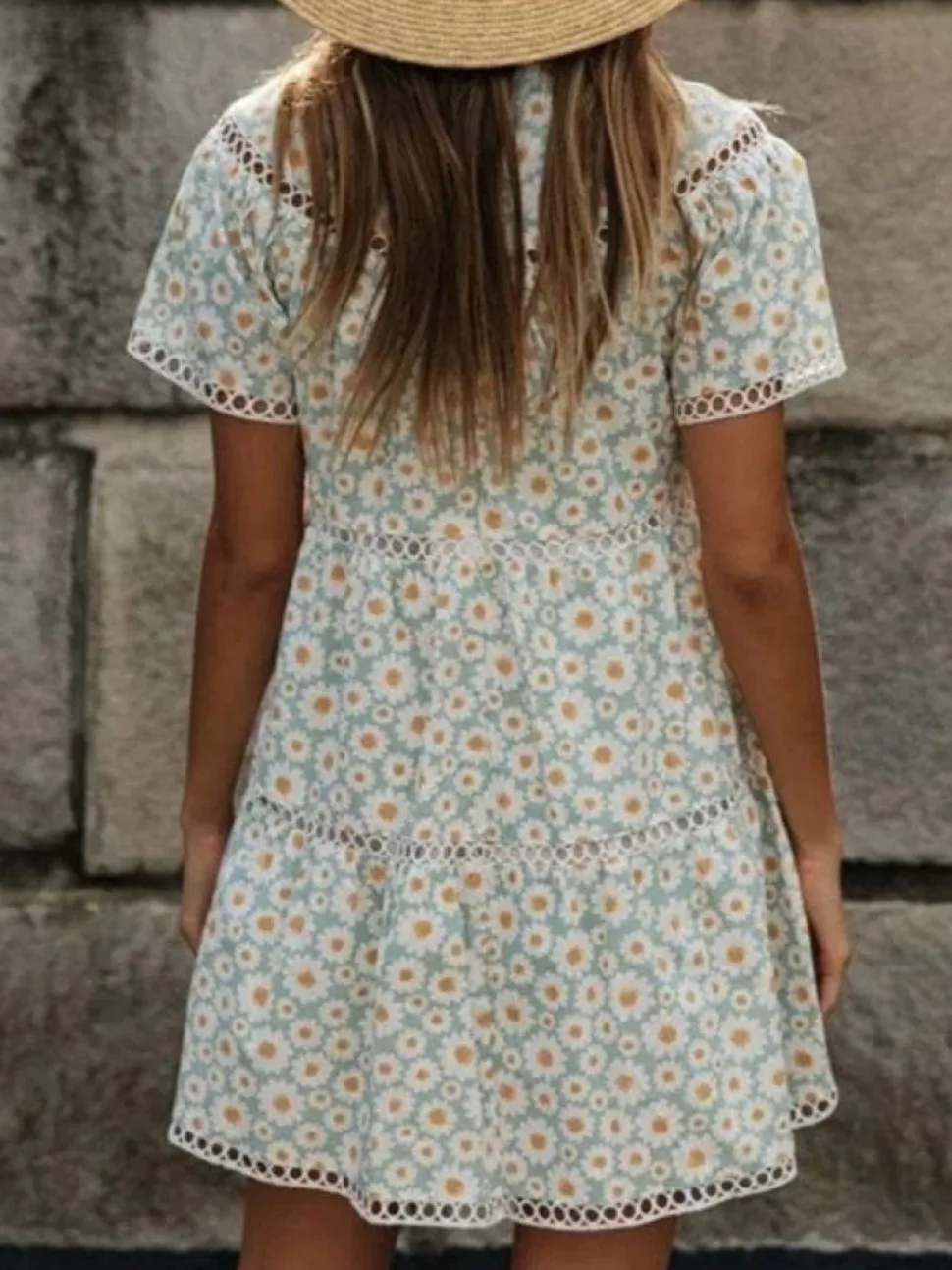 Robe boho courte fleurie à petites marguerites