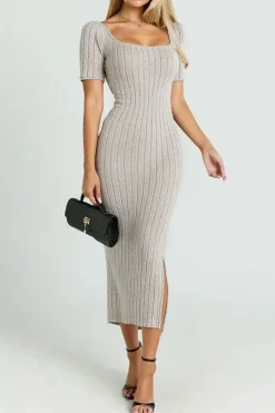 Robe casual beige moulante manches courtes