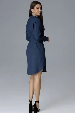 Robe chemise bleue courte et cintrée