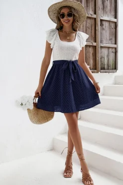 Robe chic avec jupe à nouer et top en dentelle