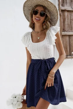 Robe chic avec jupe à nouer et top en dentelle