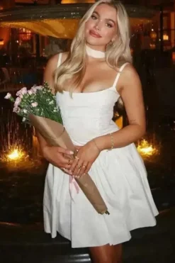 Robe corset courte évasée à bretelles