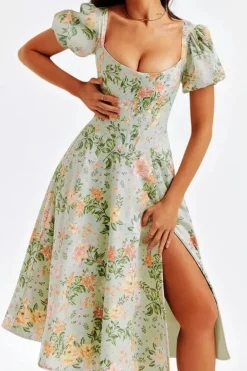 Robe corset fleurie fendue manches courtes