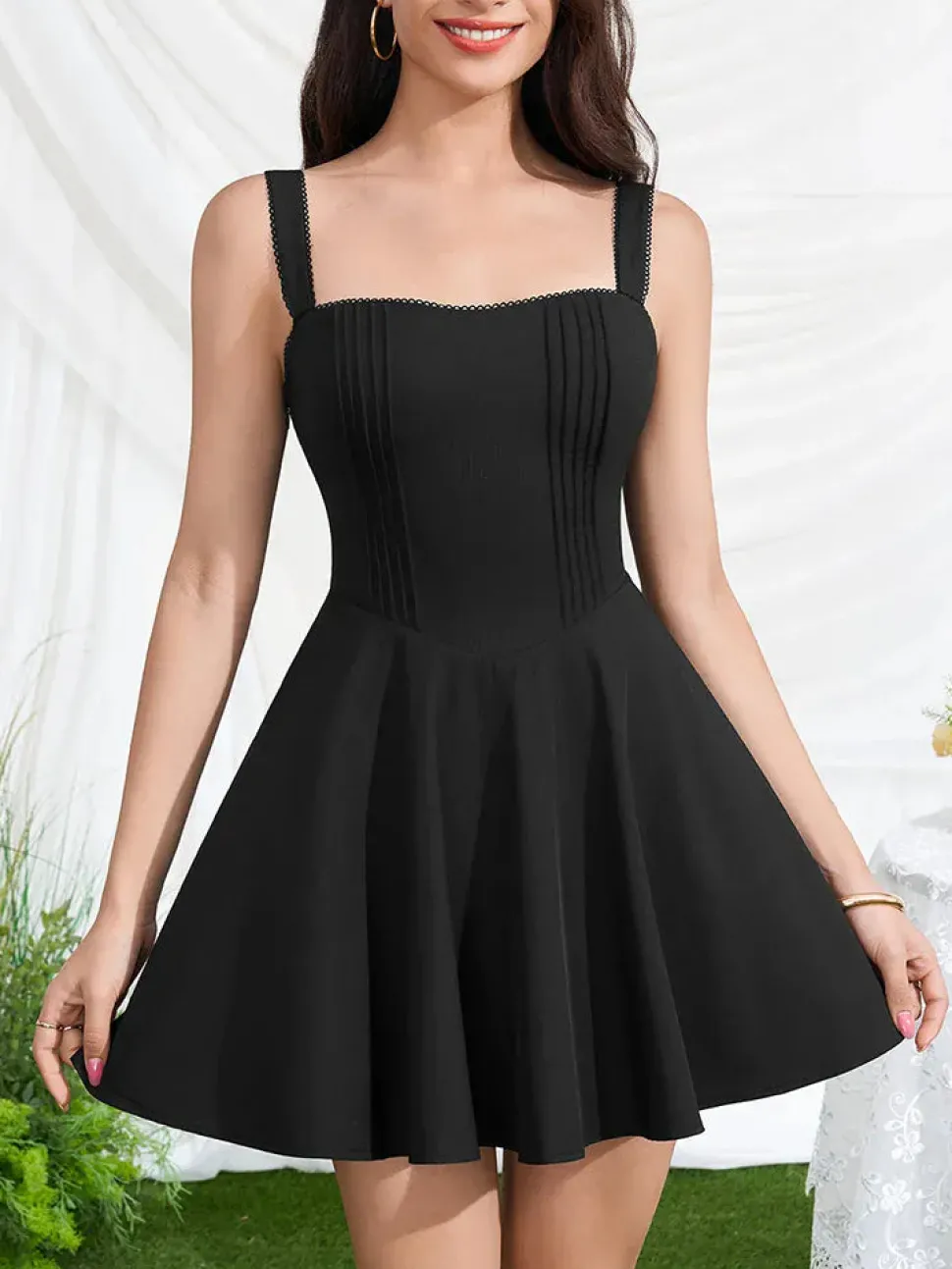 Robe courte corset noire dos lacé
