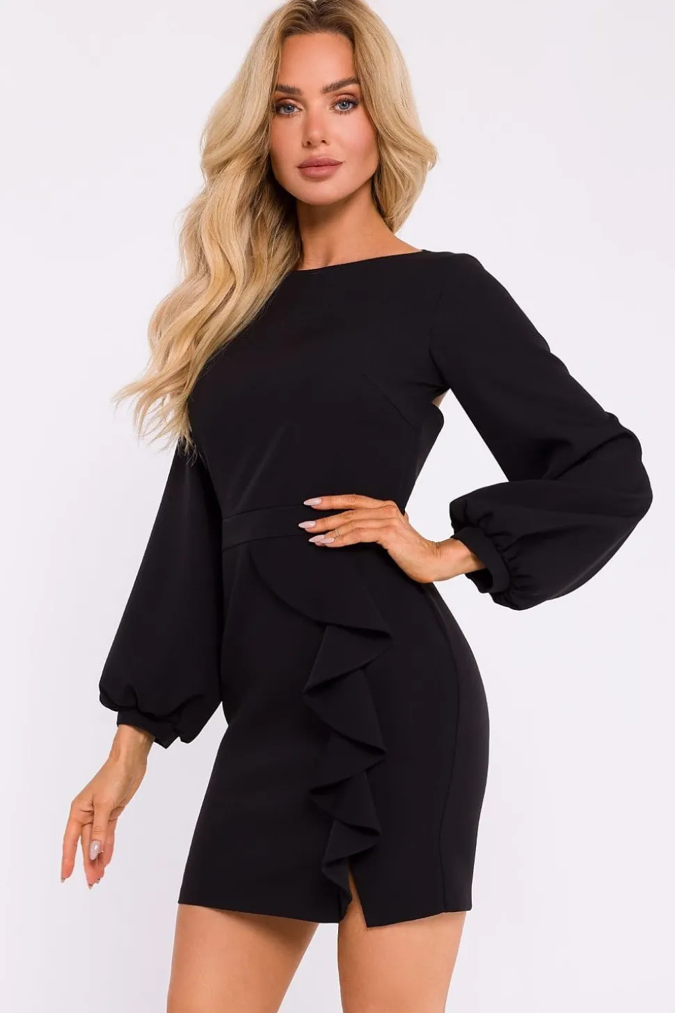 Robe courte dos nu manche longue