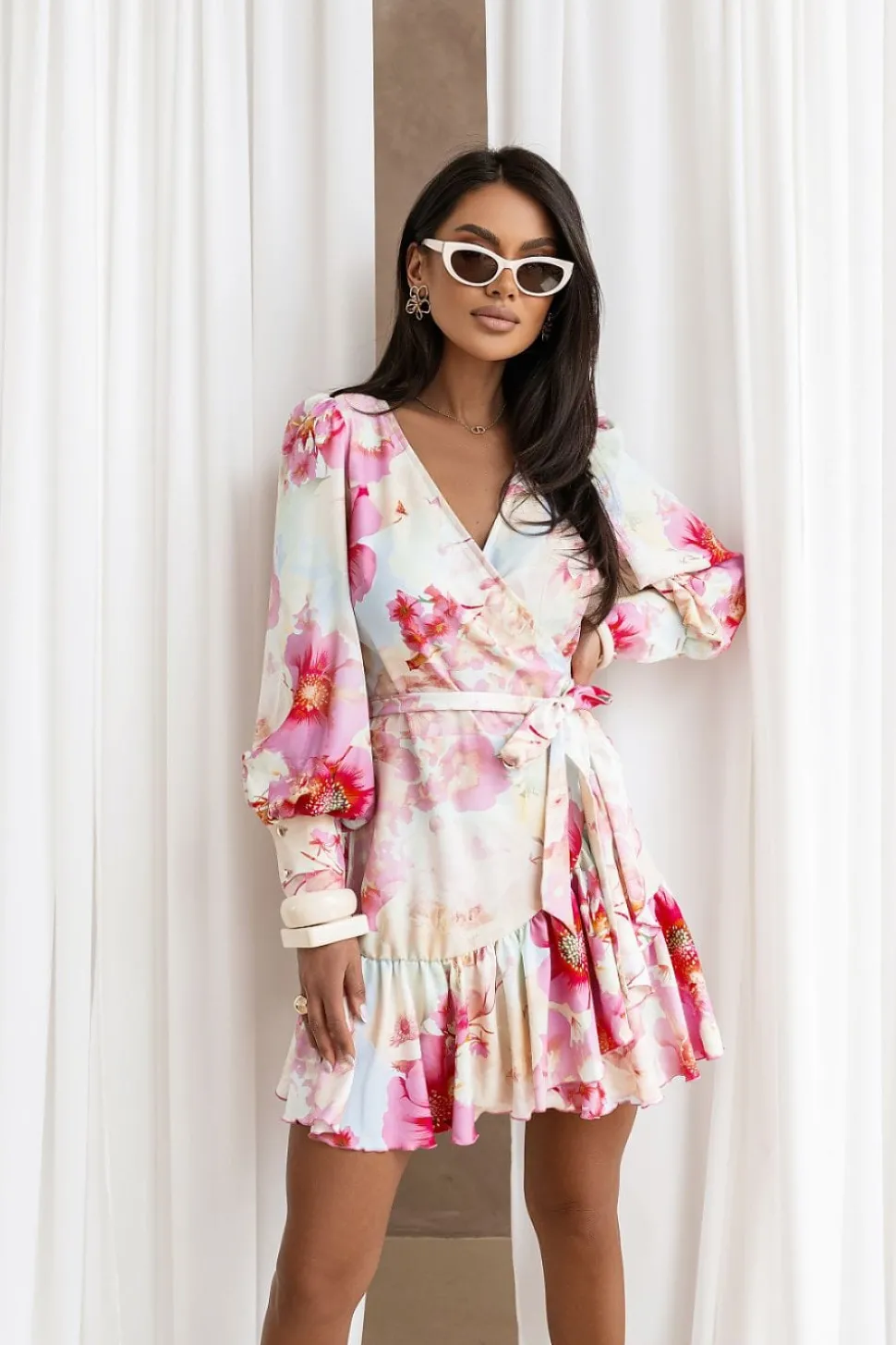 Robe courte fleurie manches longues