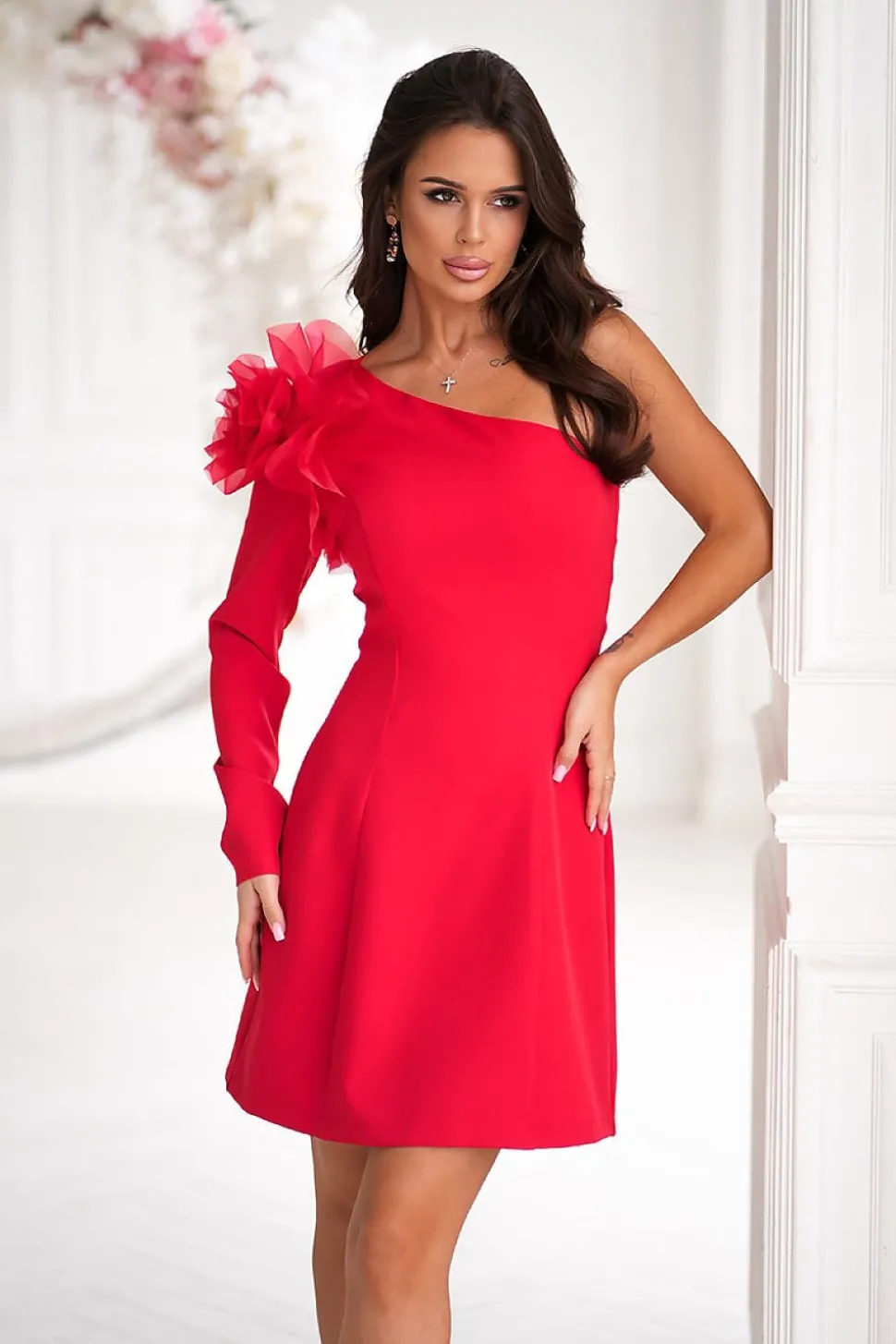 Robe courte rouge une manche