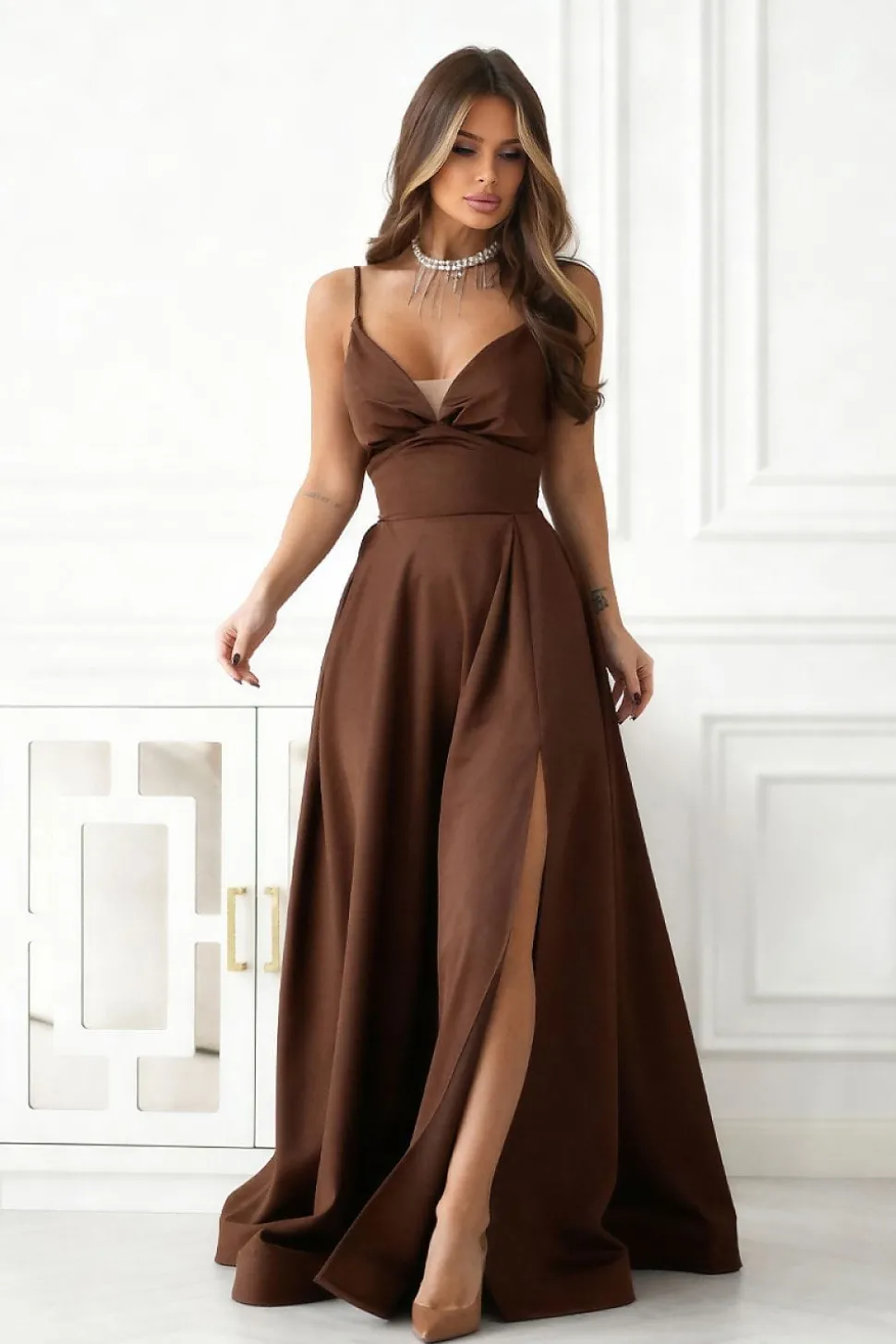 Robe de bal marron longue fendue chic
