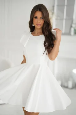 Robe de cocktail blanche évasée courte