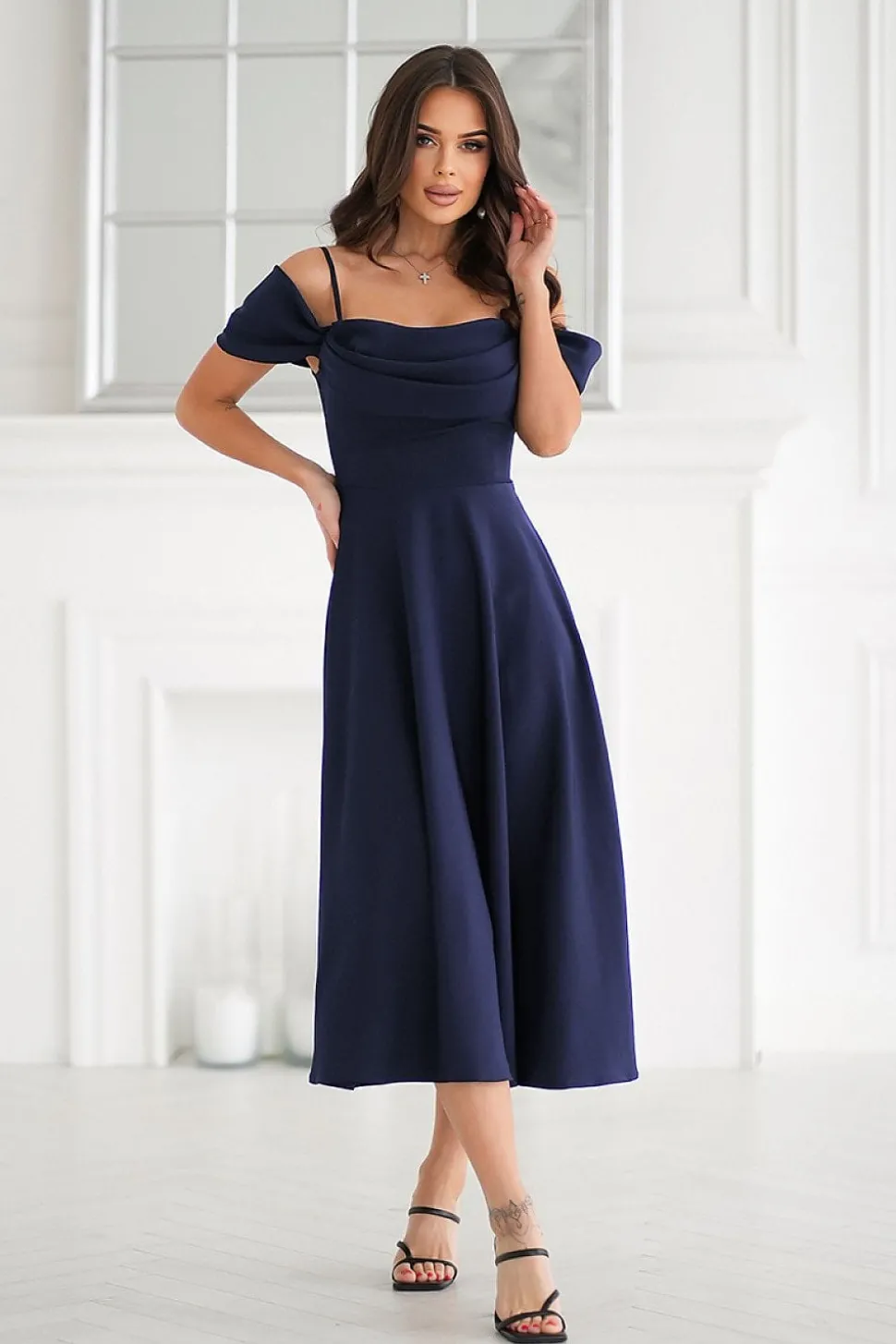 Robe de cocktail bleu marine midi
