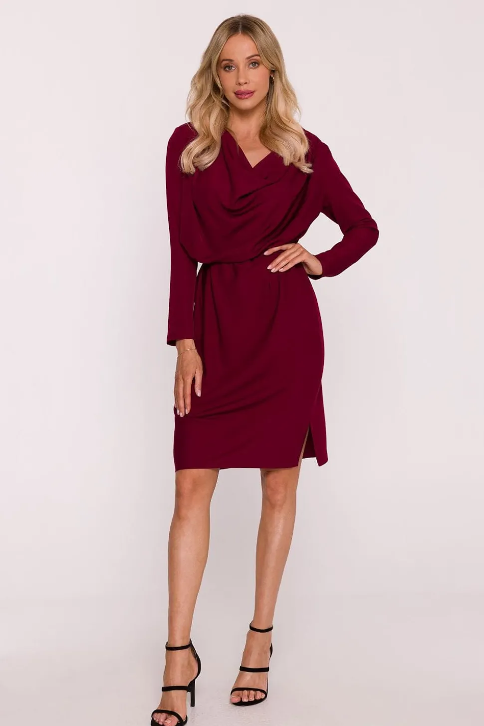 Robe de cocktail bordeaux manches longues