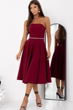 Robe de cocktail bustier midi évasée bordeaux