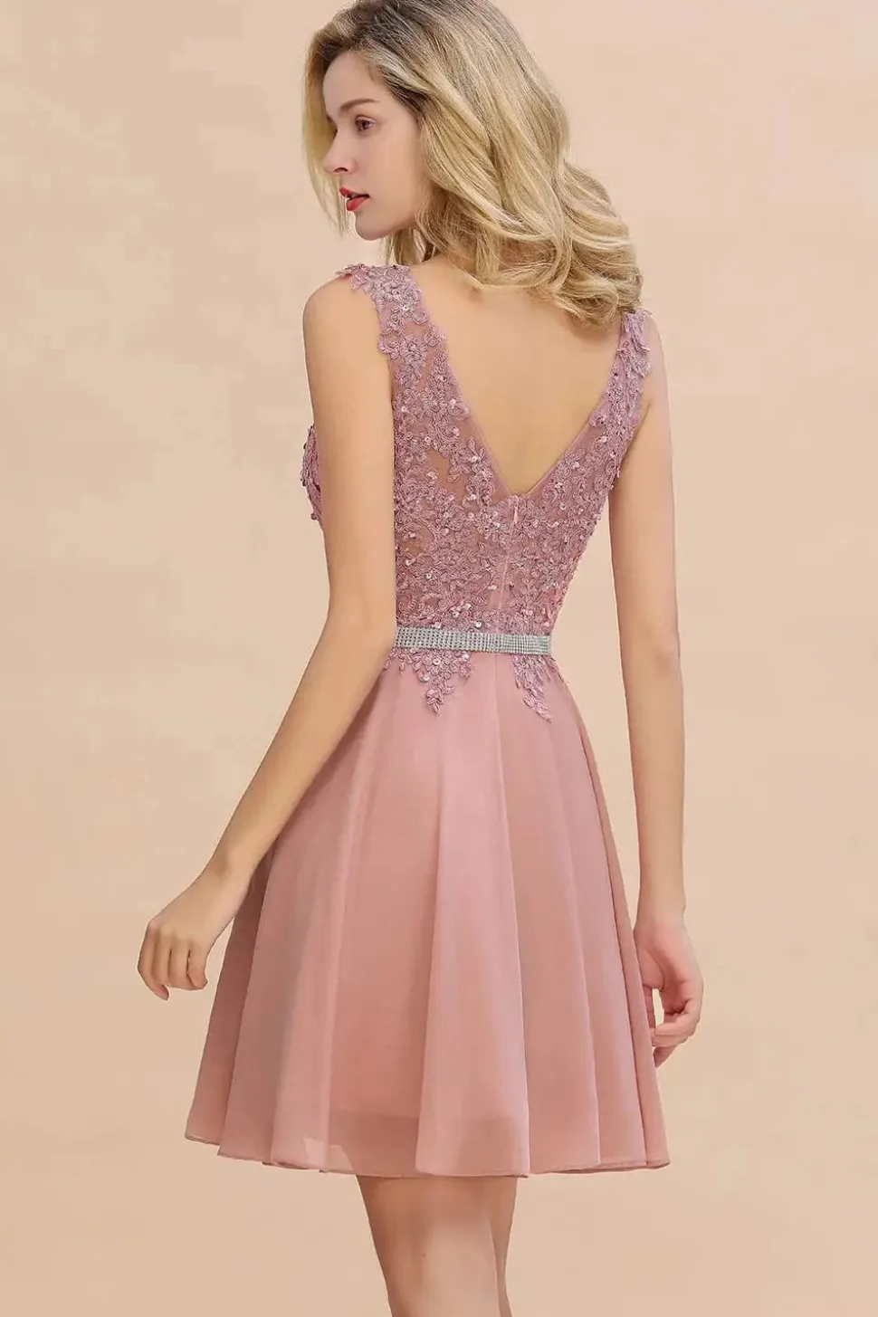 Robe de cocktail chic haut dentelle sans manches