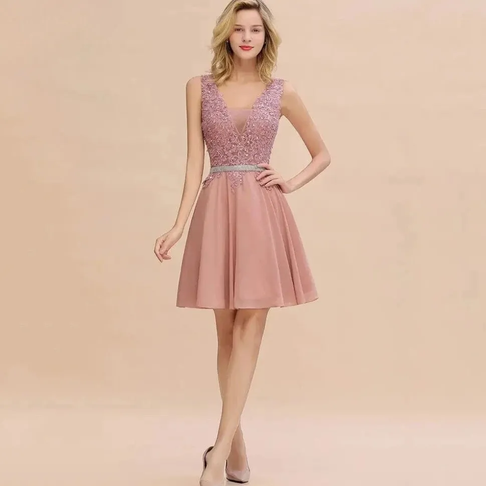 Robe de cocktail chic haut dentelle sans manches