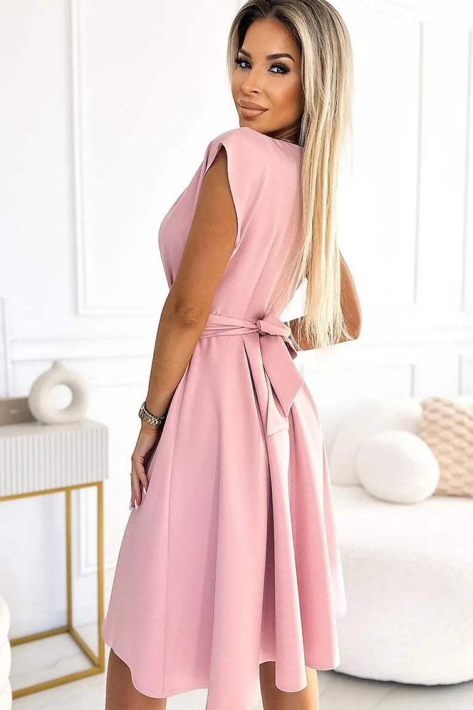 Robe de cocktail chic manches courtes