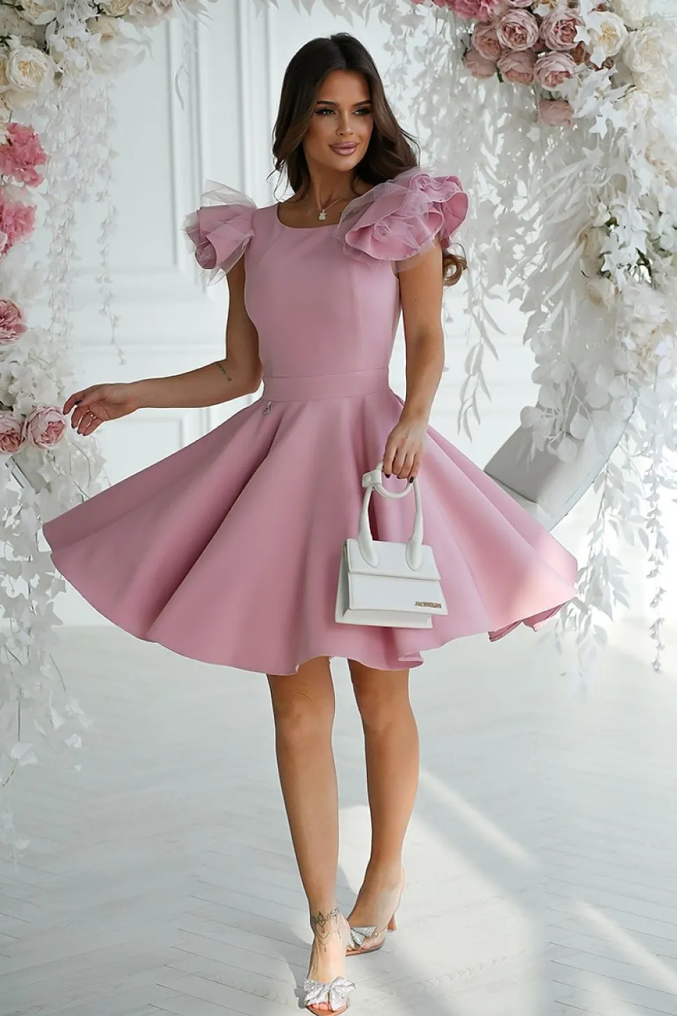 Robe de cocktail chic évasée courte