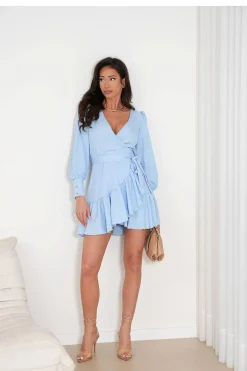 Robe de cocktail courte avec manches longues bouffantes
