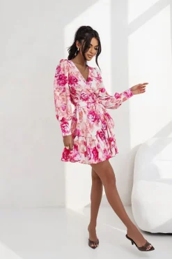 Robe de cocktail courte avec manches longues bouffantes