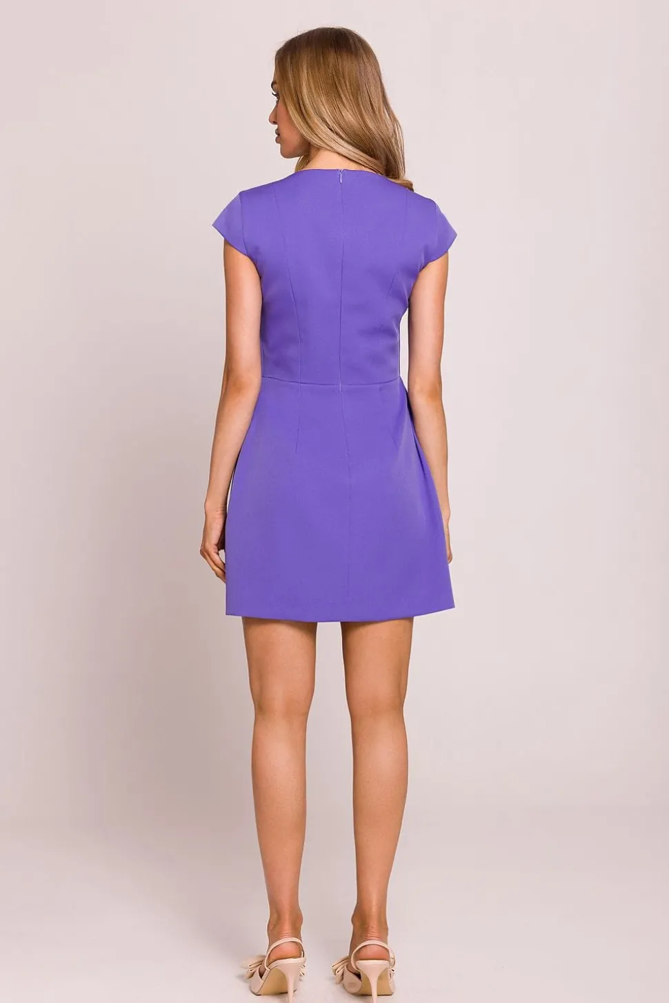 Robe de cocktail courte décolleté carré