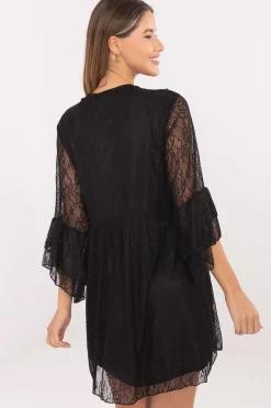 Robe de cocktail courte en dentelle noire