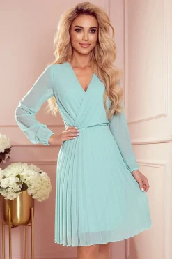 Robe de cocktail courte plissée manches longues