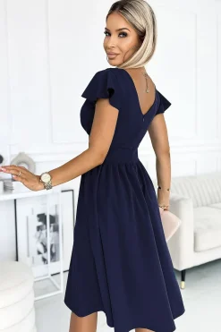 Robe de cocktail décolletée manches courtes