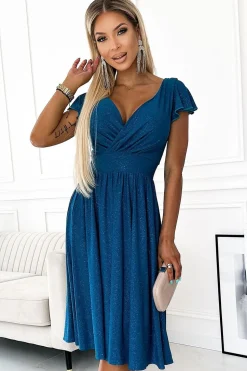 Robe de cocktail décolletée manches courtes