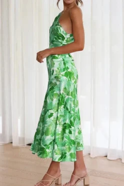 Robe de cocktail fleurie à une épaule