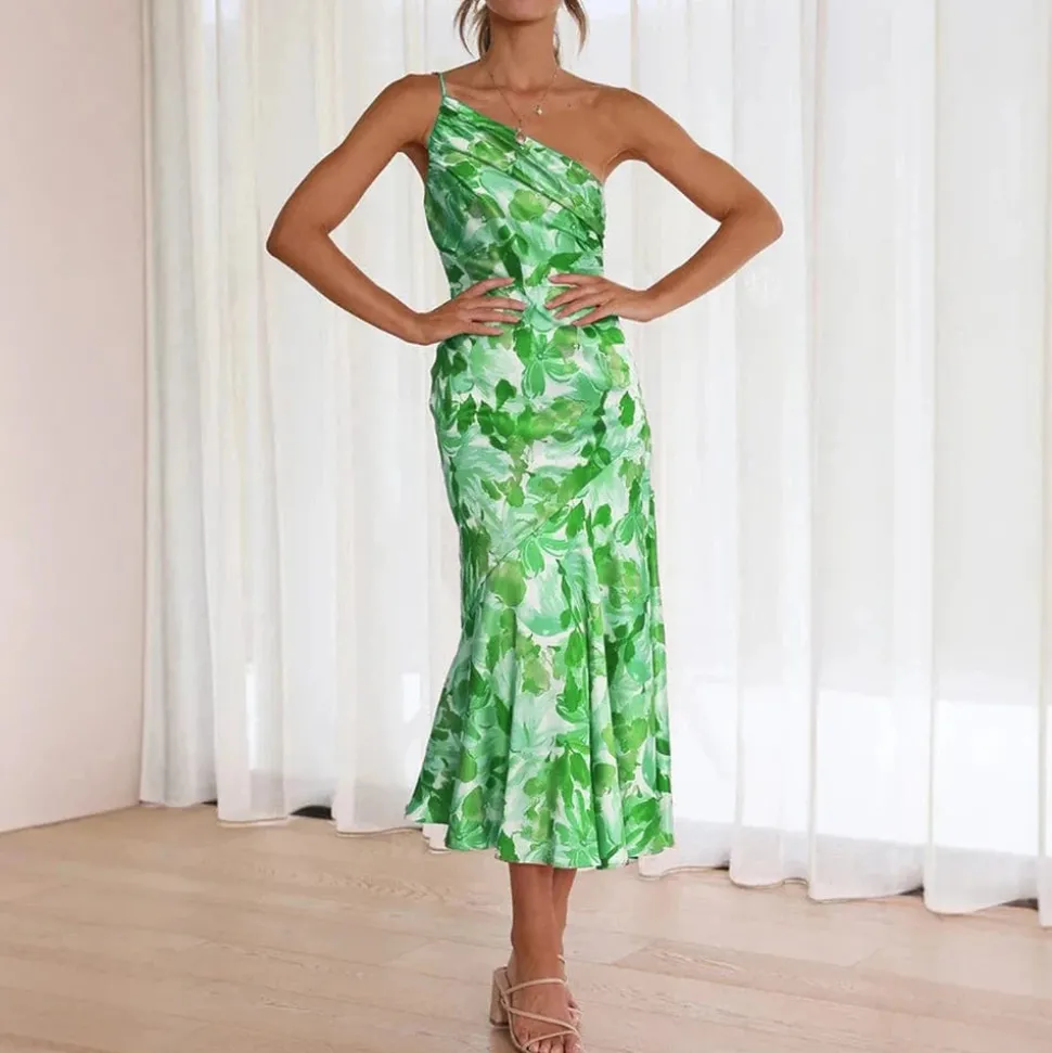 Robe de cocktail fleurie à une épaule