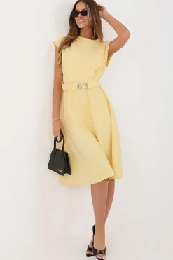 Robe de cocktail jaune évasée